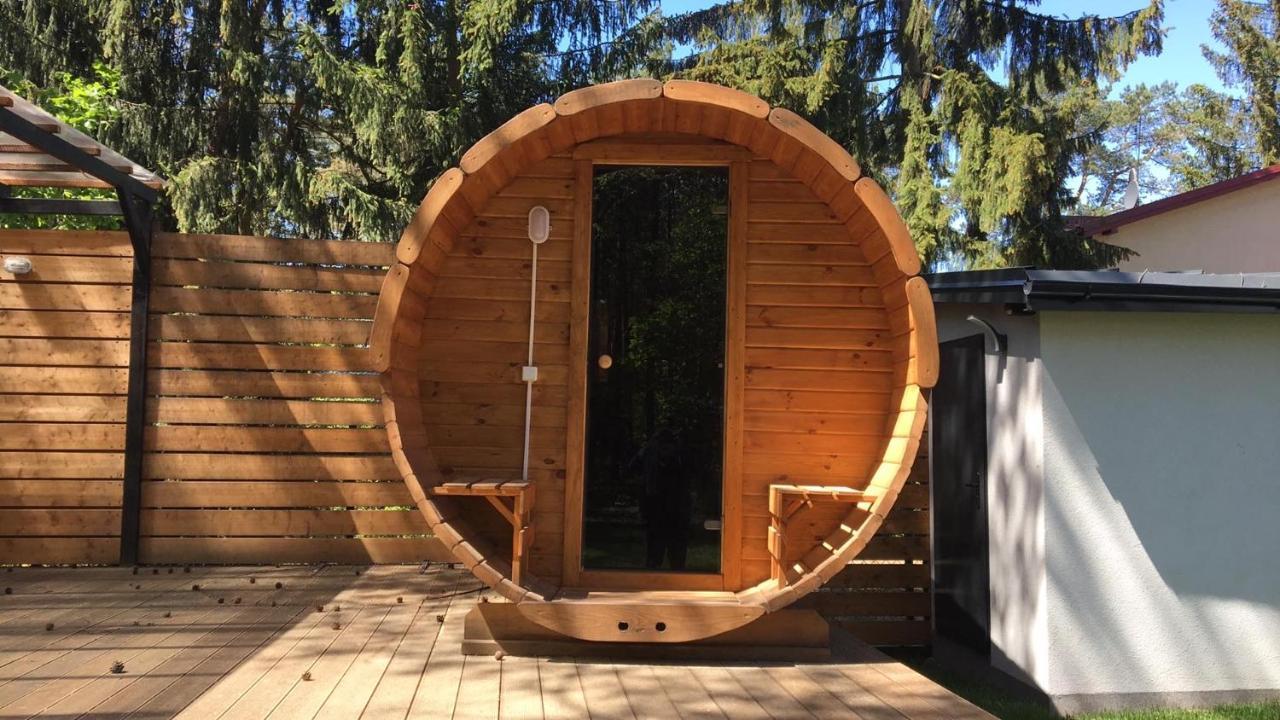 Luksusowy Apartament Pod Lasem, Otwock -Shared Garden, Sauna, Wood Hot Tub! Hot Tub Seasonal! Buitenkant foto
